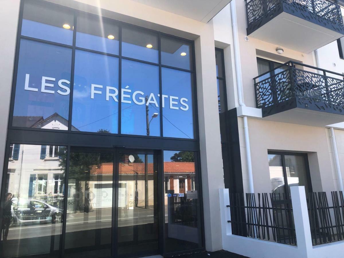 莱萨布勒-多洛讷Domitys Les Fregates公寓式酒店 外观 照片